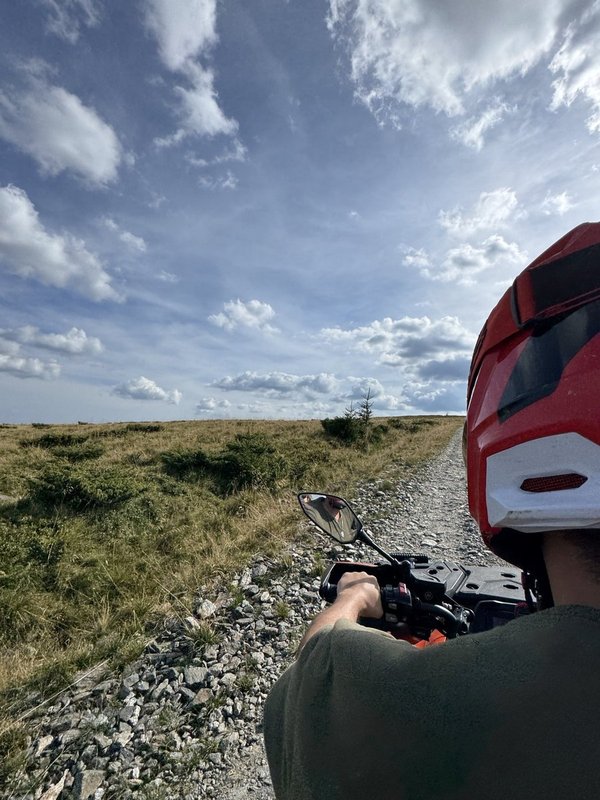 Închirieri ATV pentru aventuri montane la Nivalis