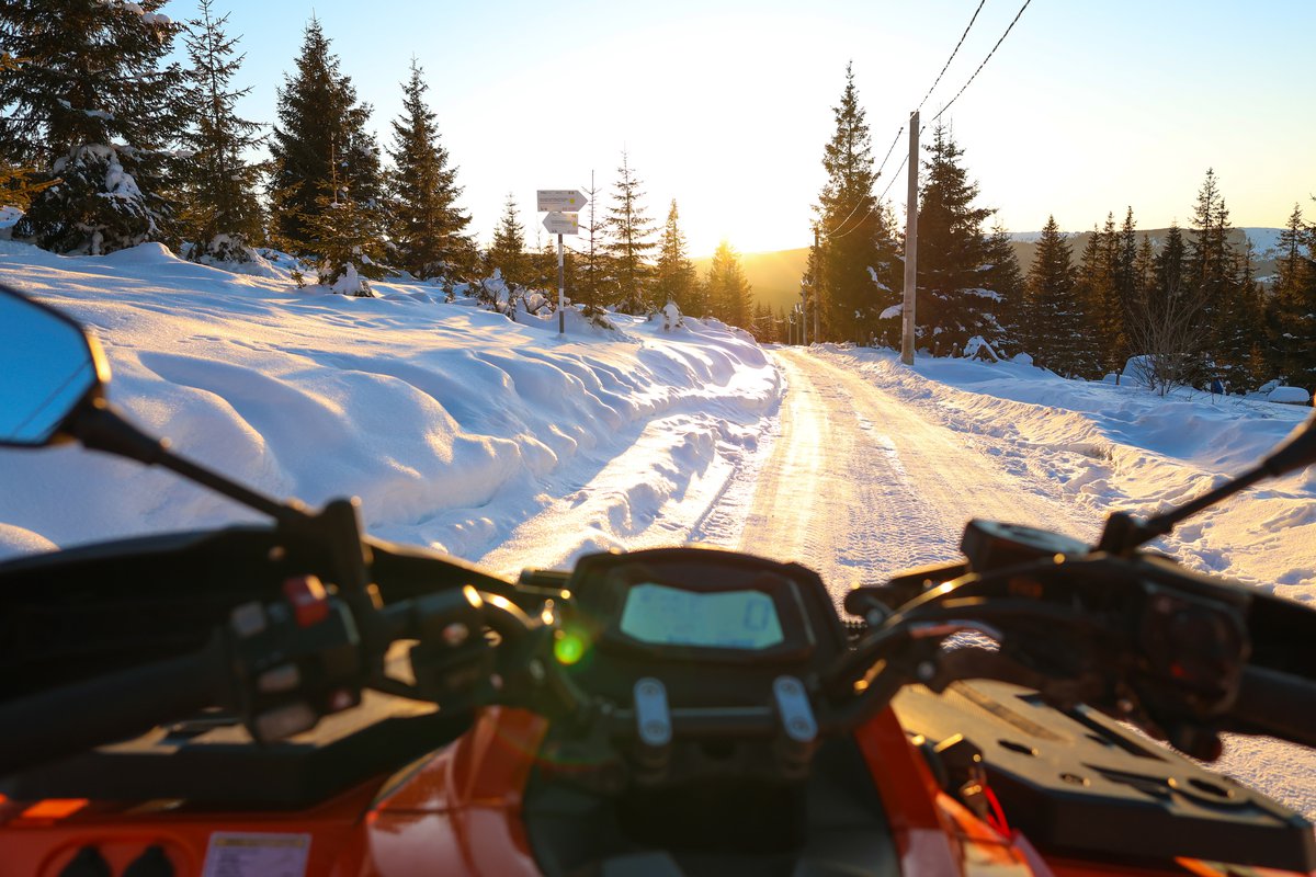 Plimbare cu ATV la apus în Apuseni